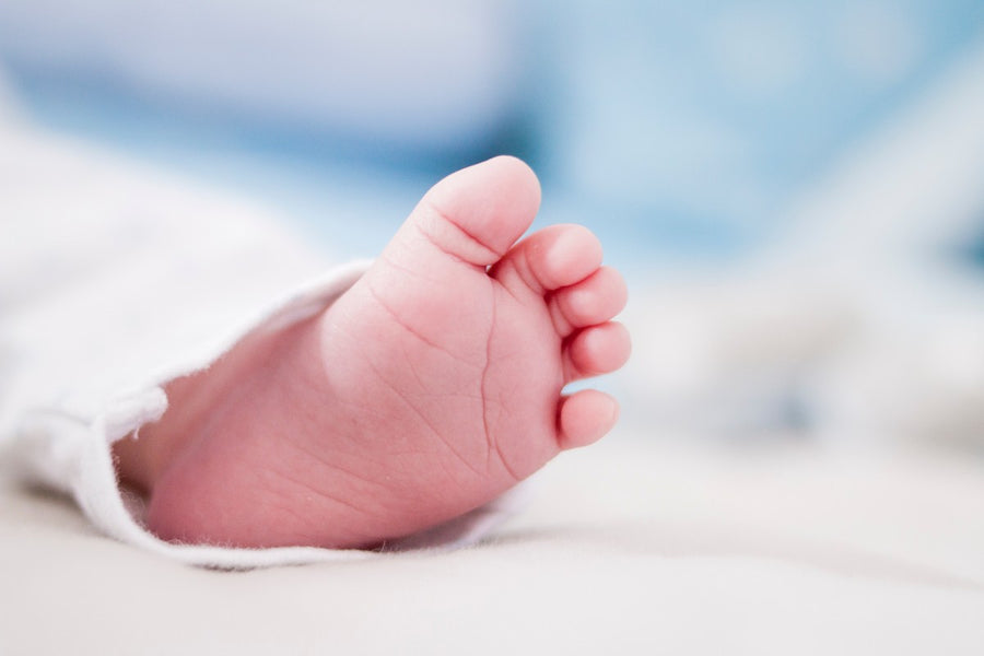 The Lowdown on Why Exactly Barefoot is Best for Baby